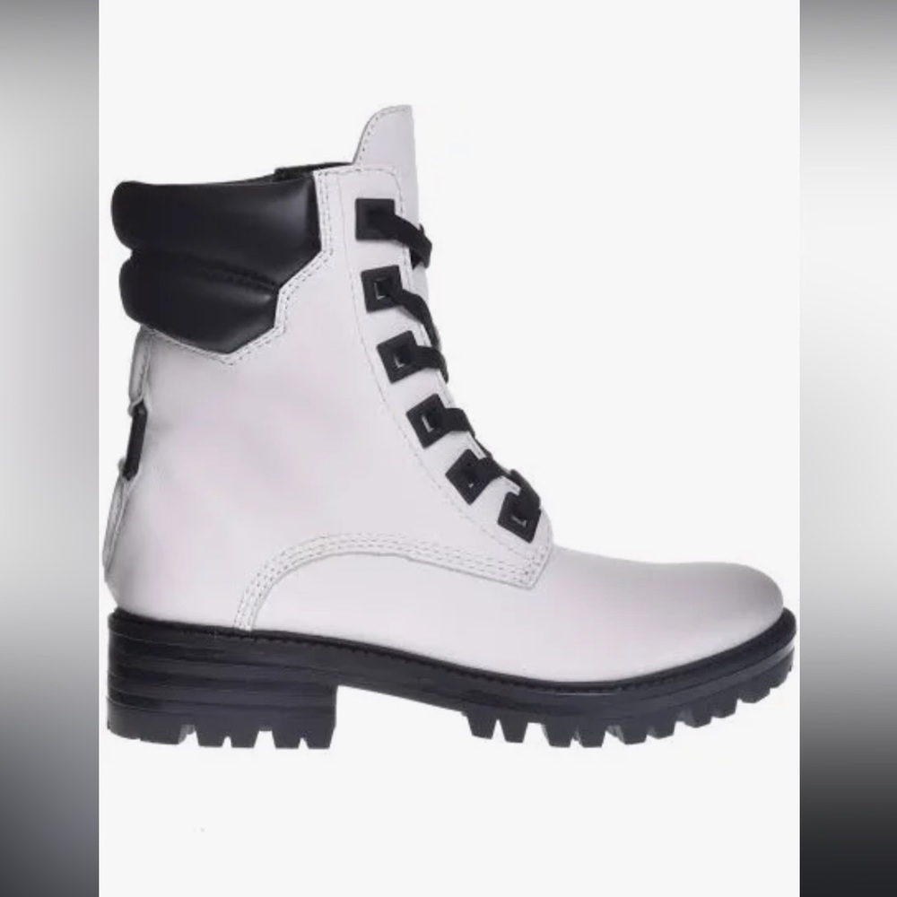 White K&K  boot.